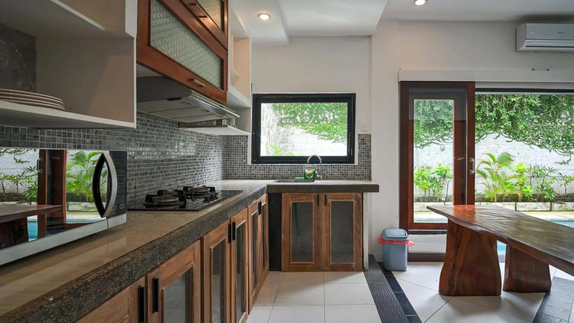 Villa Catta II Near Oberoi Beach Seminyak